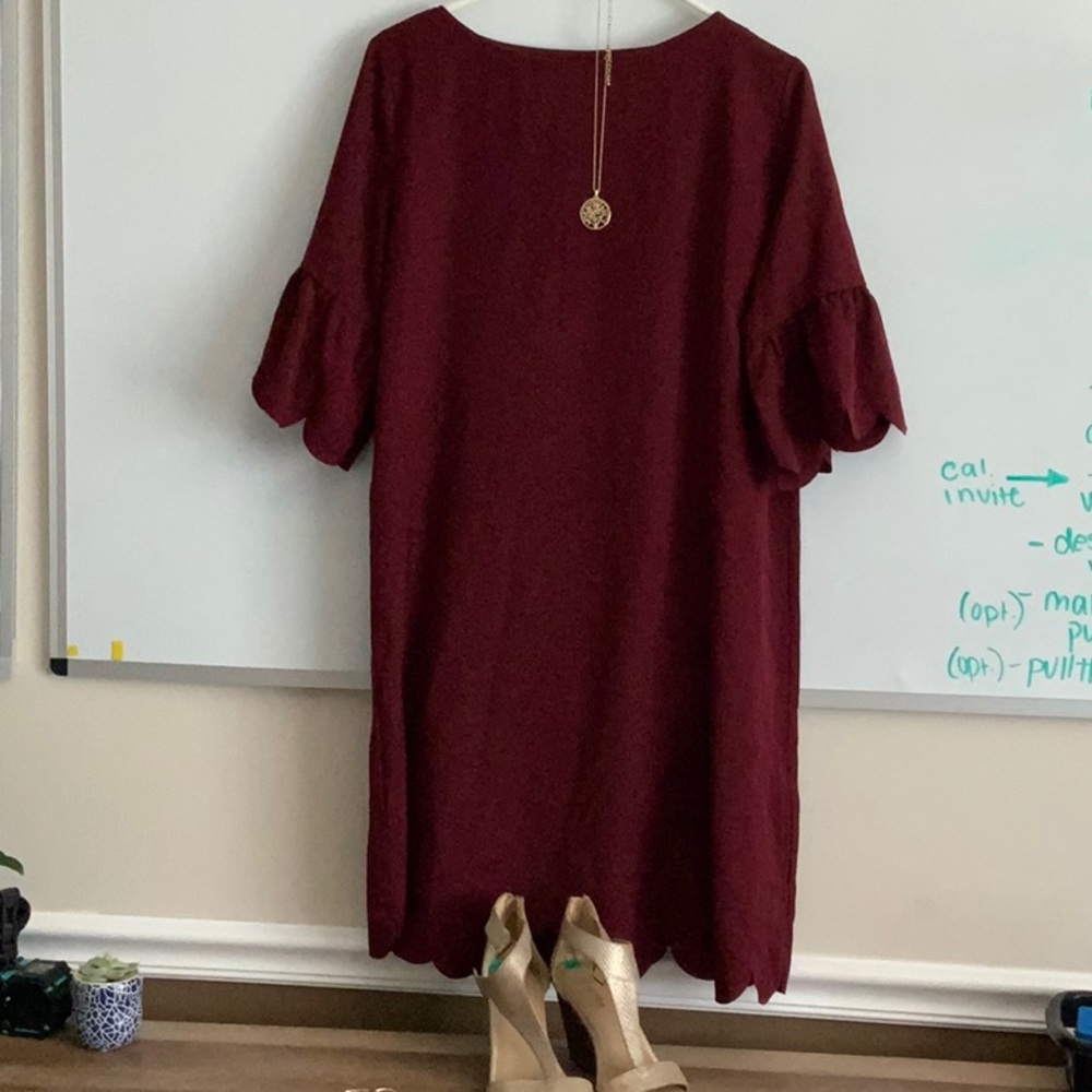 Burgundy tunic dress with scallop details